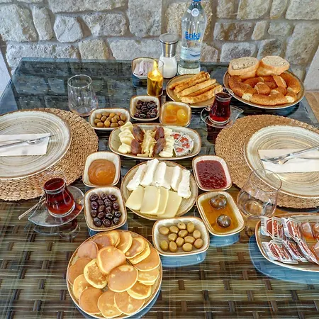 Cappadocia Kemer Palace לינה וארוחת בוקר