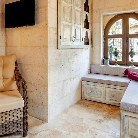 Cappadocia Kemer Palace לינה וארוחת בוקר אורגופ
